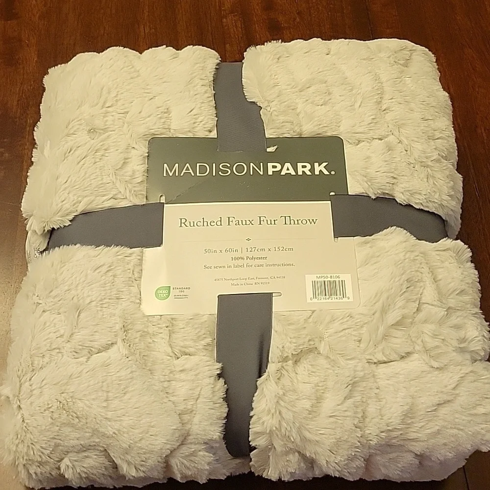 Luxurious Light Grey Textured Blanket NEW - Picture 6 of 13